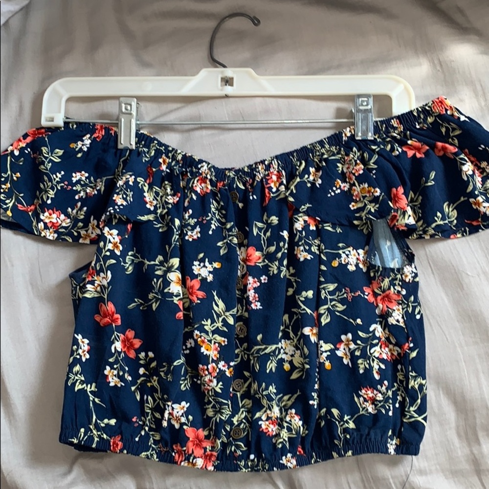 🧚🏼‍♀️xhilaration off the shoulder floral croptop